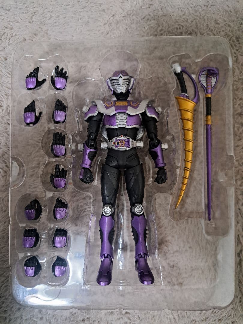 S.H.フィギュアーツ　仮面ライダー王蛇