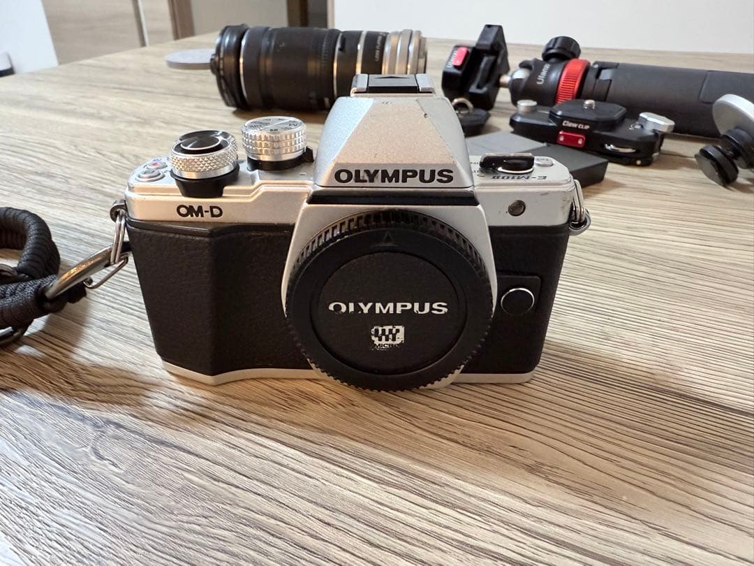 【1/5迄値下】OLYMPUS OM-D E-M10+Ulanzi+Gowing
