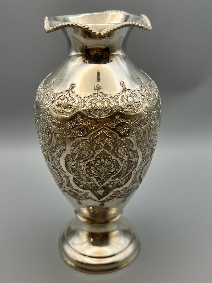 銀製　ライオンマーク　三越　銀花瓶　花入れ　手彫　箱付　銀細工　重量約284g