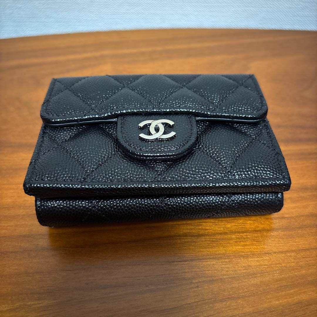 【美品】CHANEL ブラック キャビアスキン 三つ折り財布
