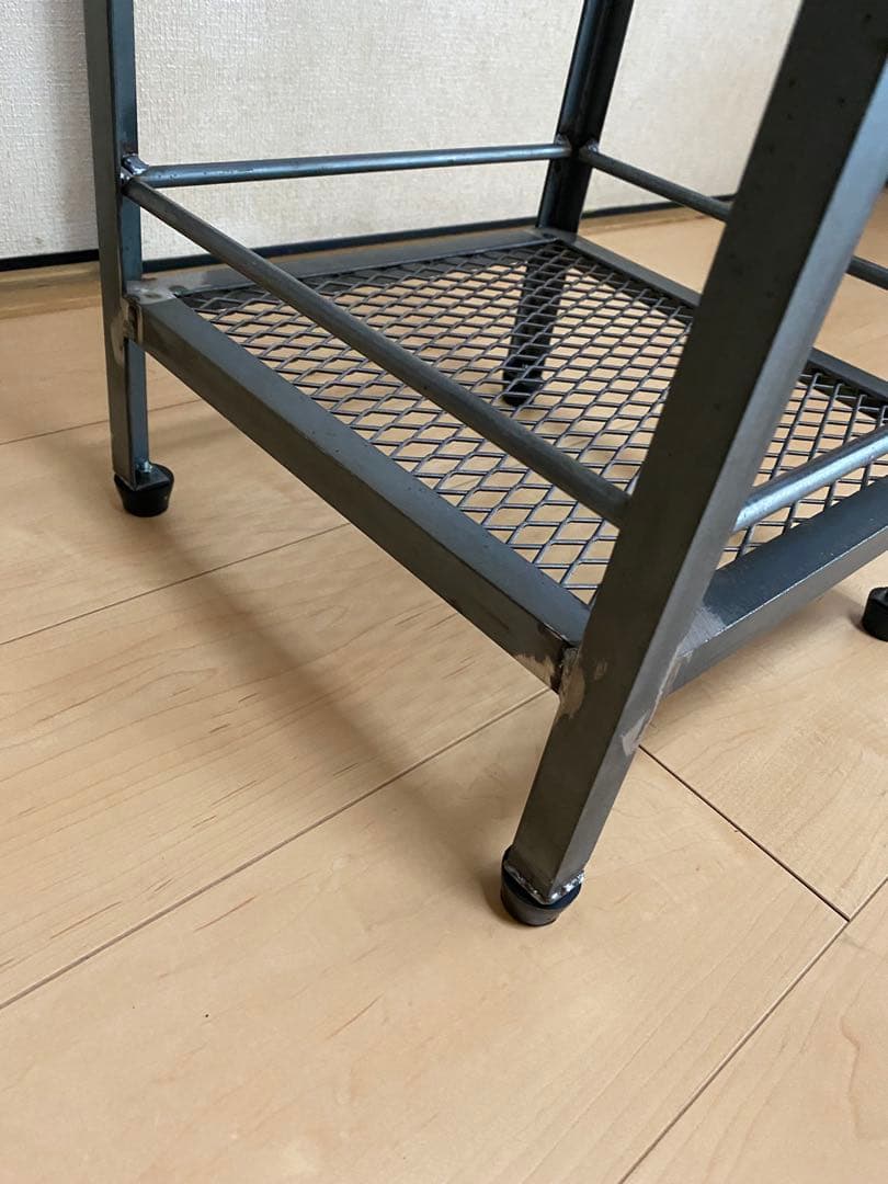 アイアンシェルフ　アイアンラック　インダストリアル アイアン家具　植物棚