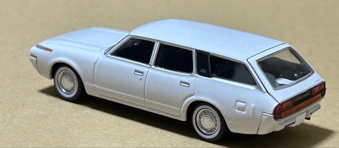 トミカリミテッドヴィンテージネオ トヨタ クラウン カスタム