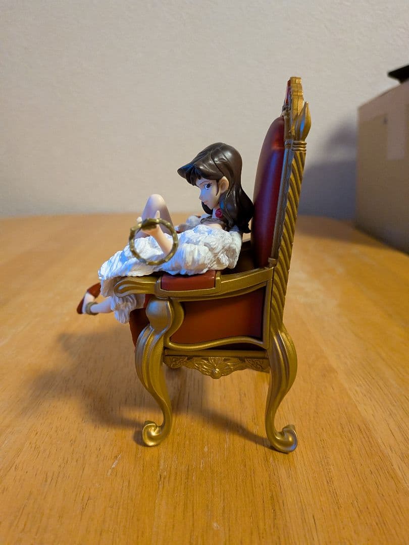 峰不二子フィギュア 　女王ver