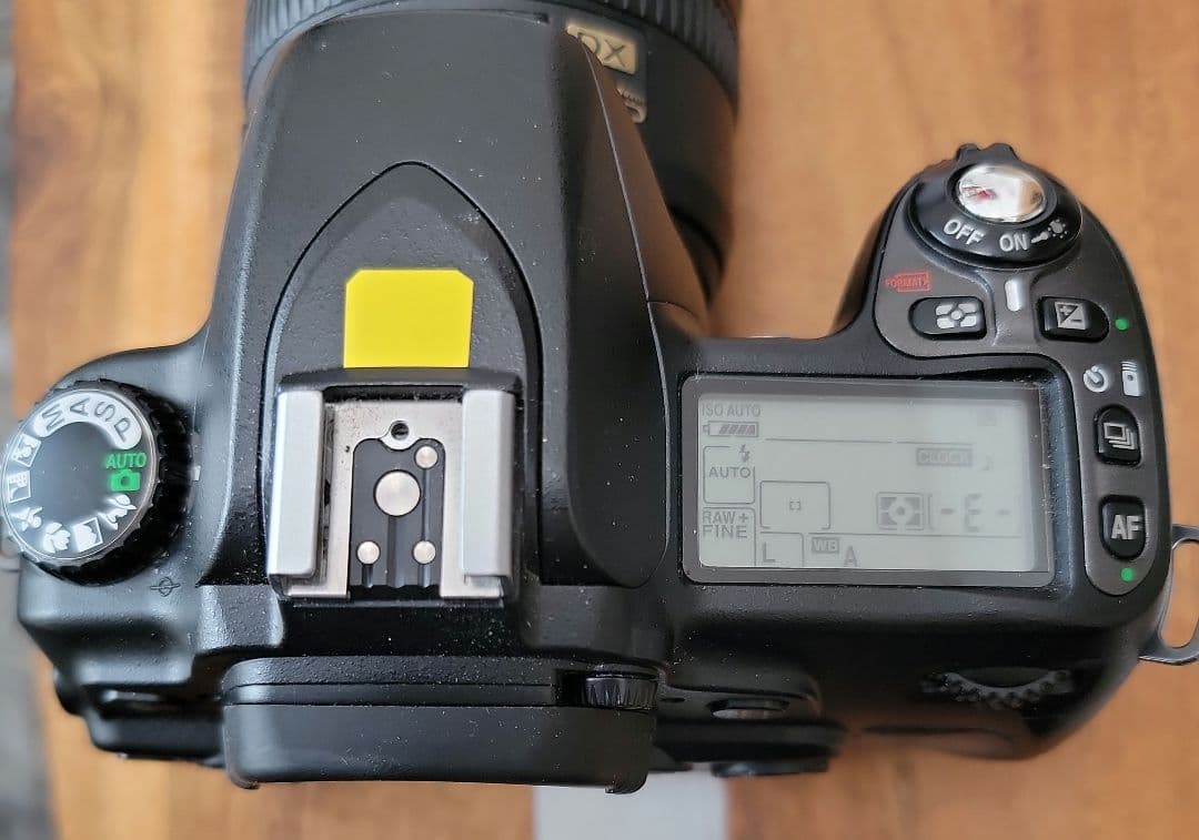 Nikon デジタル一眼レフカメラ ズームレンズ付き　専用充電器付き