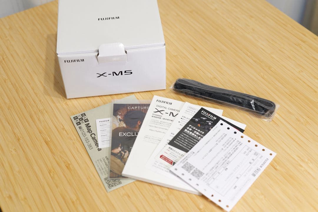 【ほぼ新品】FUJIFILM X-M5 ボディ + Smallrigグリップ等