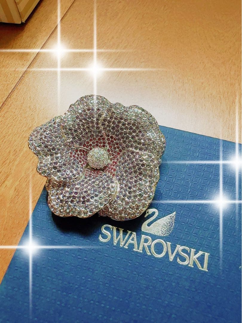 スワロフスキー　お花　ブローチ　ストーン