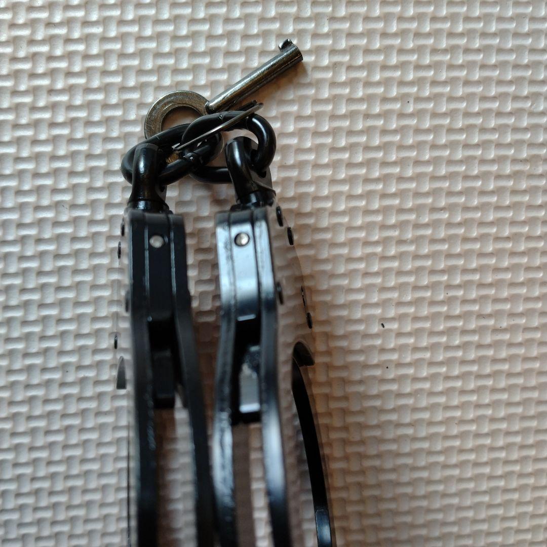 黒の手錠 鍵付き