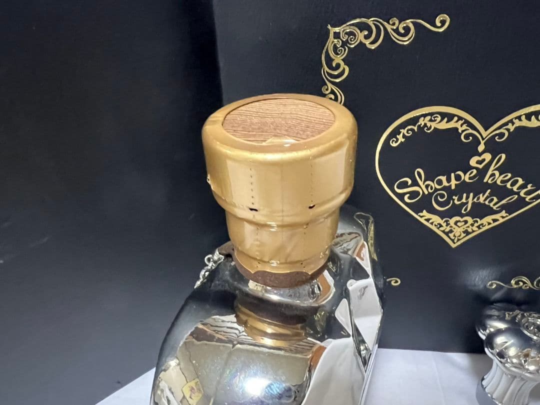 シェイプハート プラチナム　シルバーボトル　替栓・箱・外カバー付　未開封　国産品