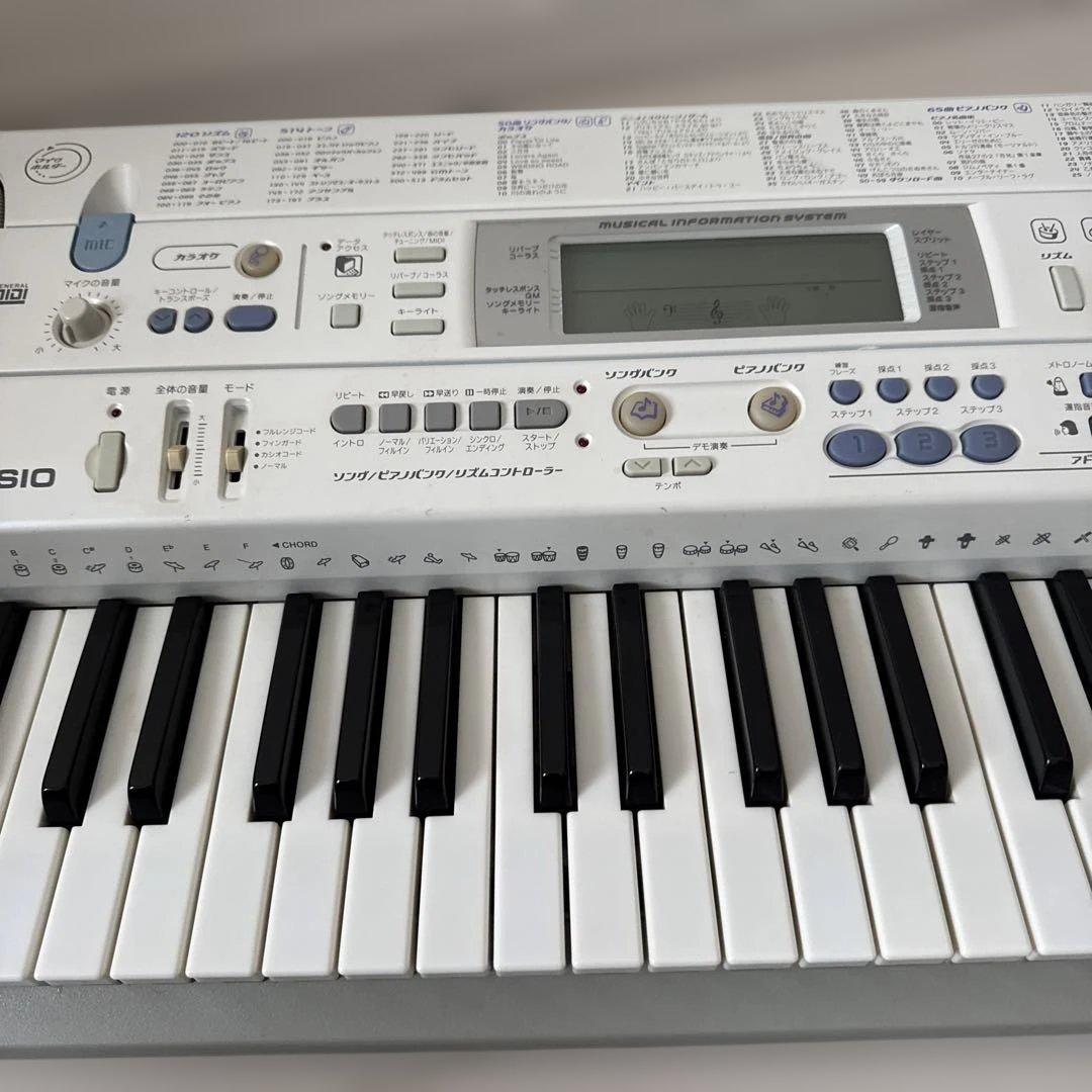 CASIO カシオ　電子ピアノ　電子キーボード　LK-203TV