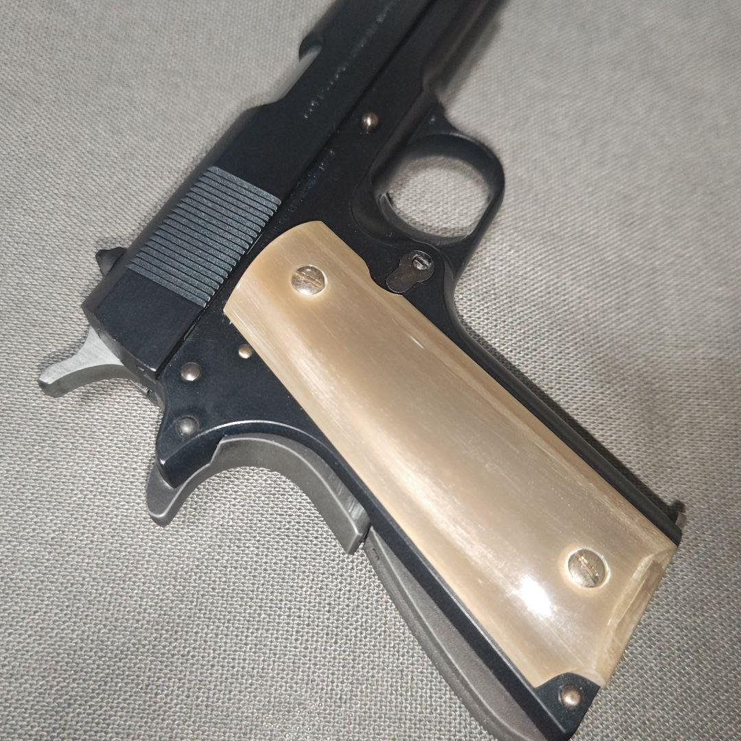 コルト　ガバメント用　ハニーホーン　グリップ