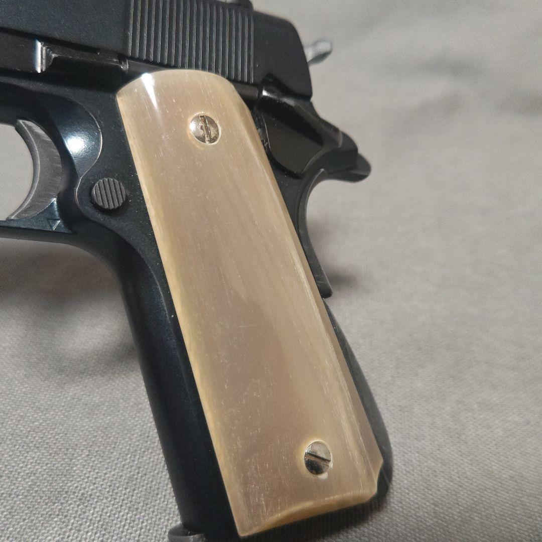 コルト　ガバメント用　ハニーホーン　グリップ