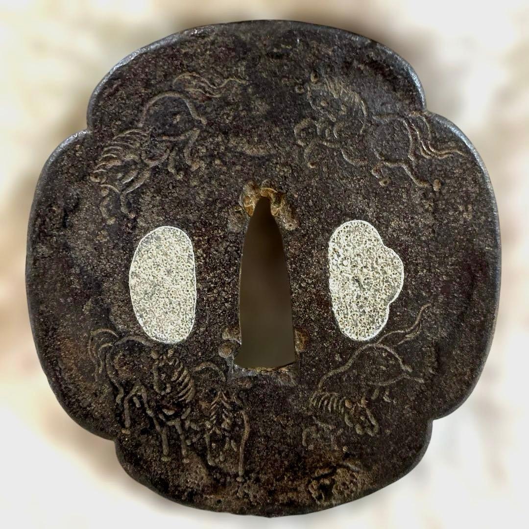 B-19 鍔　武具　刀装具　鉄製　アンティーク　美術品　工芸品　装飾品