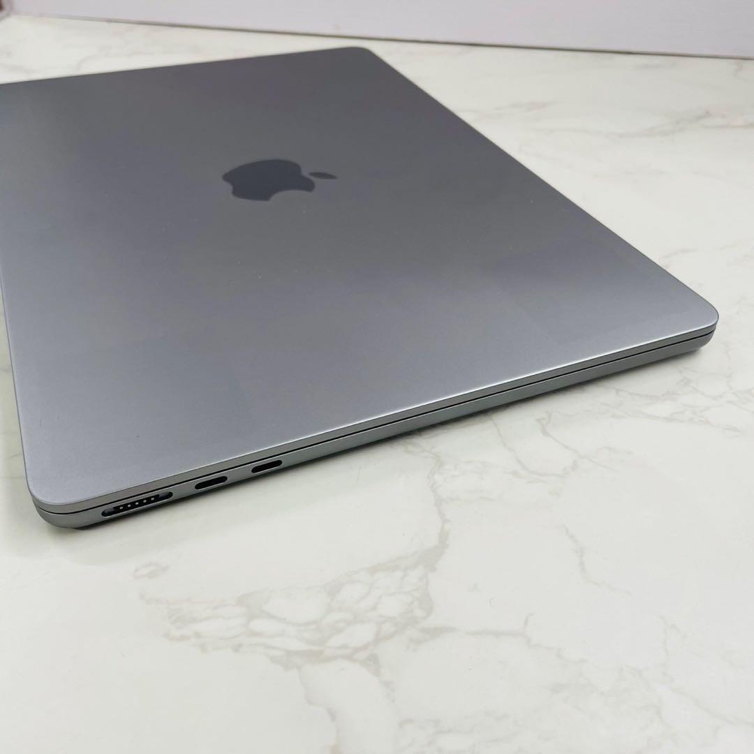 MacBookAir 13インチ 2022 M2 16GB 256GB