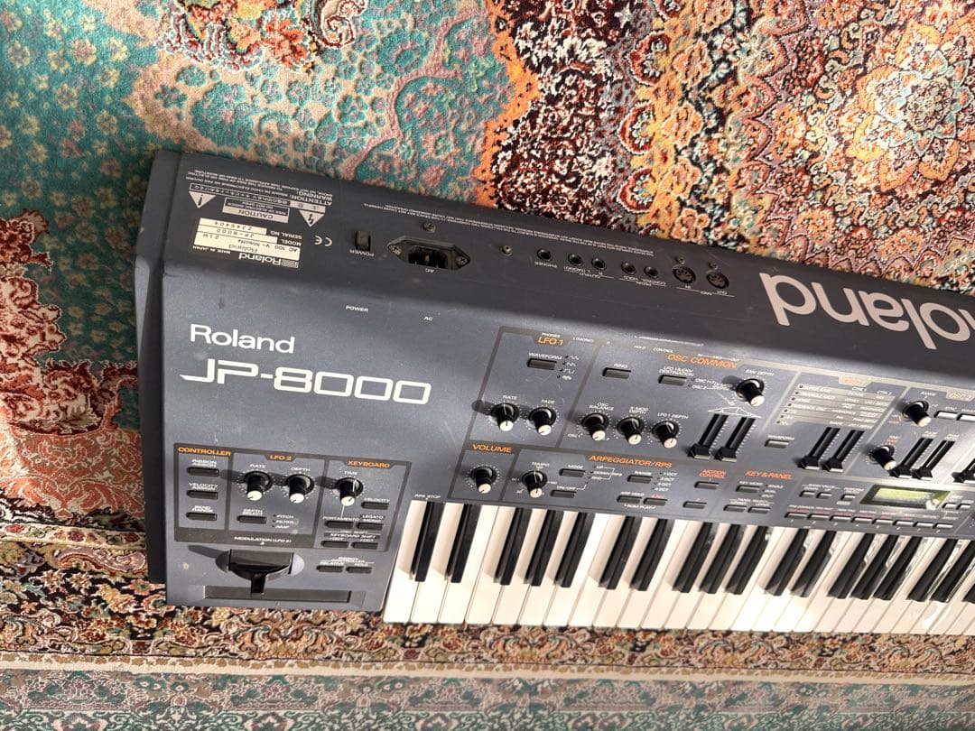 Roland JP-8000 シンセサイザー