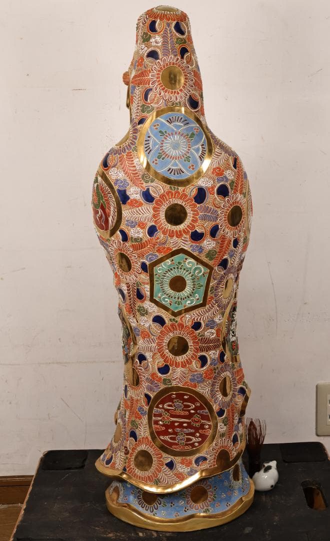 R　九谷焼　八幡窯　特大　色絵金彩観音菩薩像　置物　高90㎝　重さ15㎏