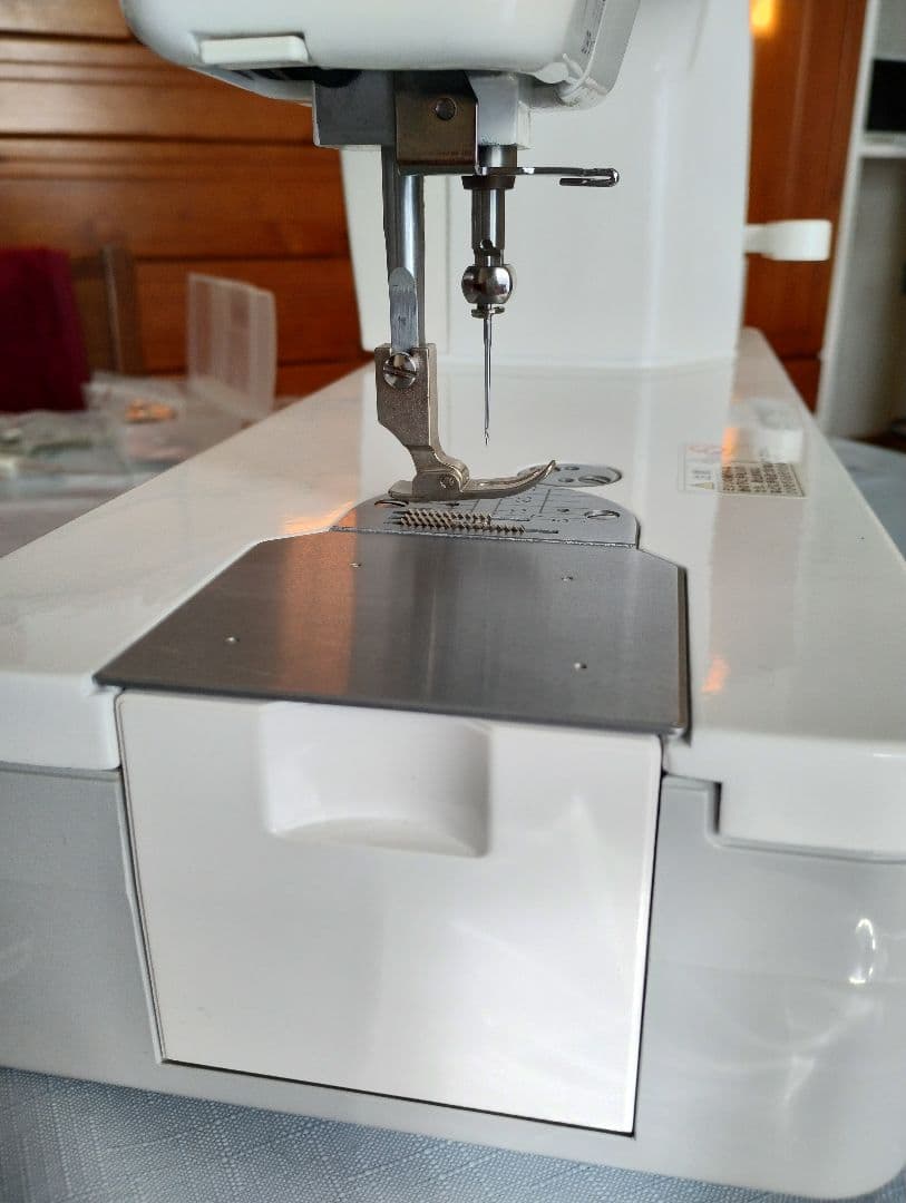 ジャノメ　職業用ミシン　厚物専用直線ミシン　HS-75DBL