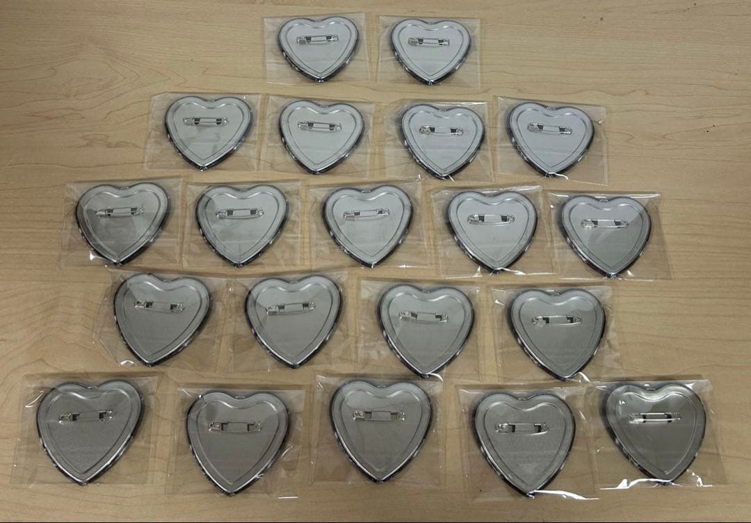 にじさんじ ハート型缶バッジ セット。