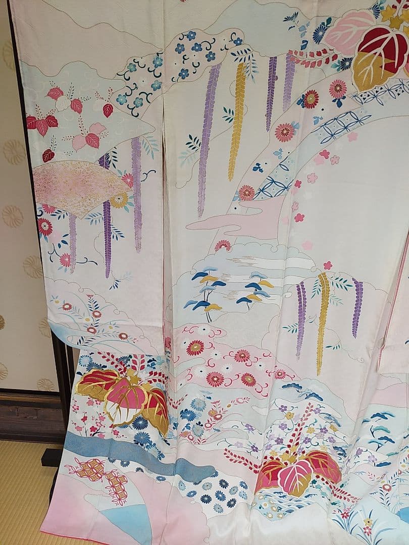 PK-12/25　振袖　白地　花柄　アンティーク調　リメイク　金糸刺繍　金彩