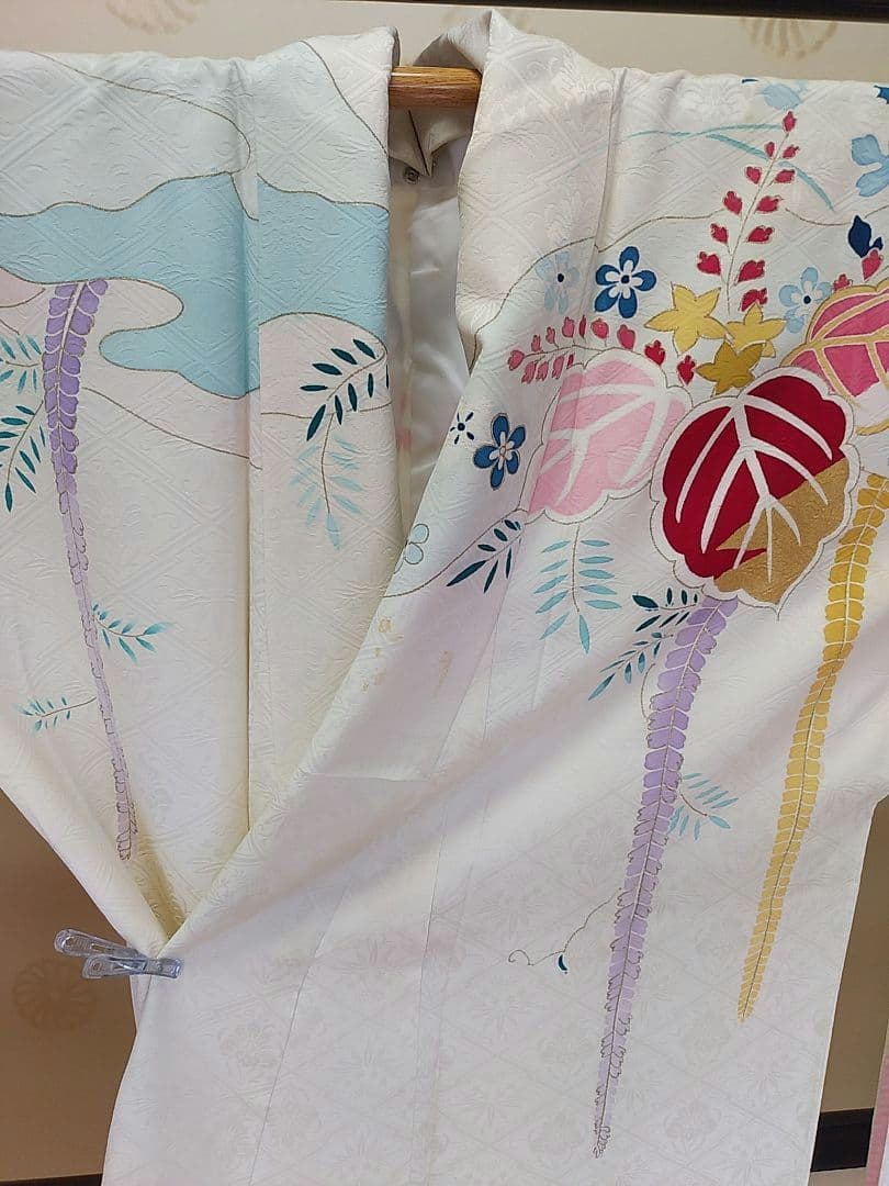 PK-12/25　振袖　白地　花柄　アンティーク調　リメイク　金糸刺繍　金彩