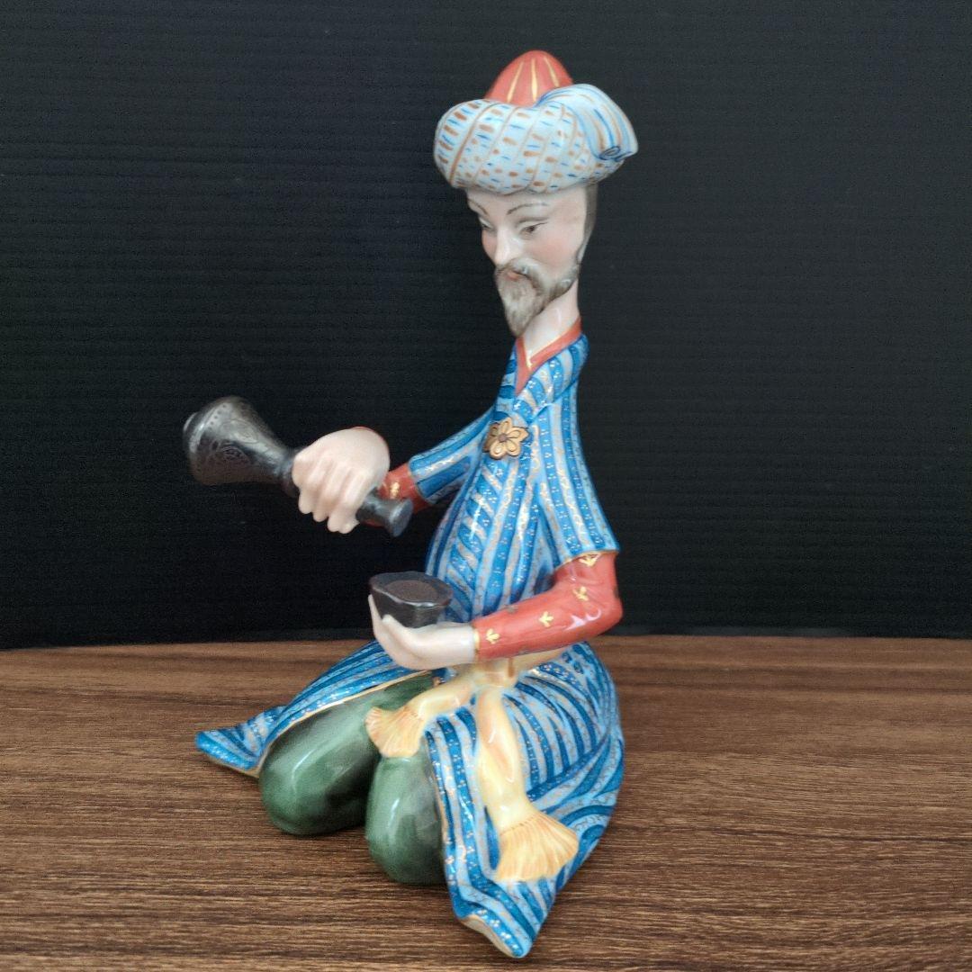 （希少）ヘレンド「お酒を楽しむ」注ぐ人　　ペルシアンフィギュリン