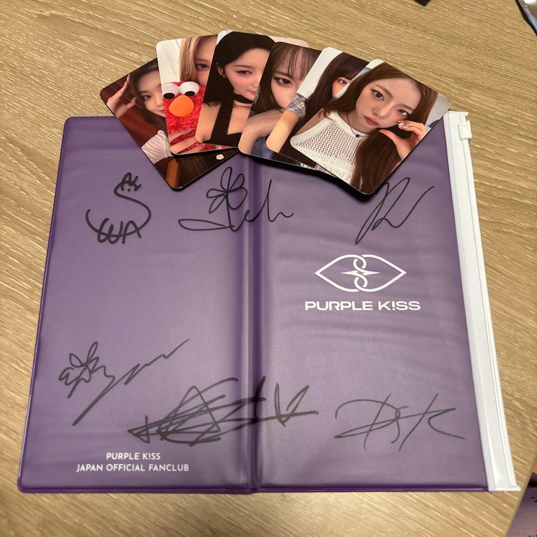 Purple kiss サイン入り