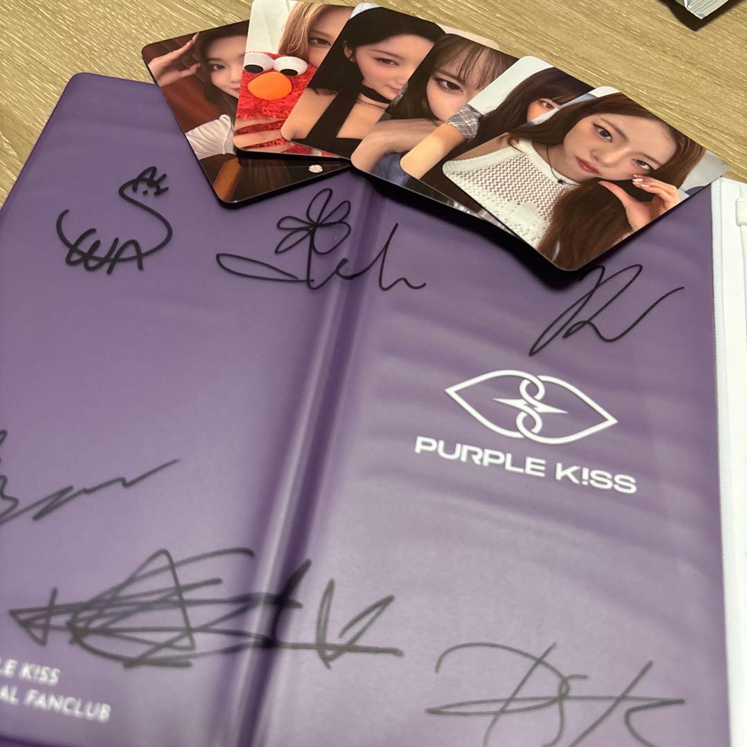 Purple kiss サイン入り