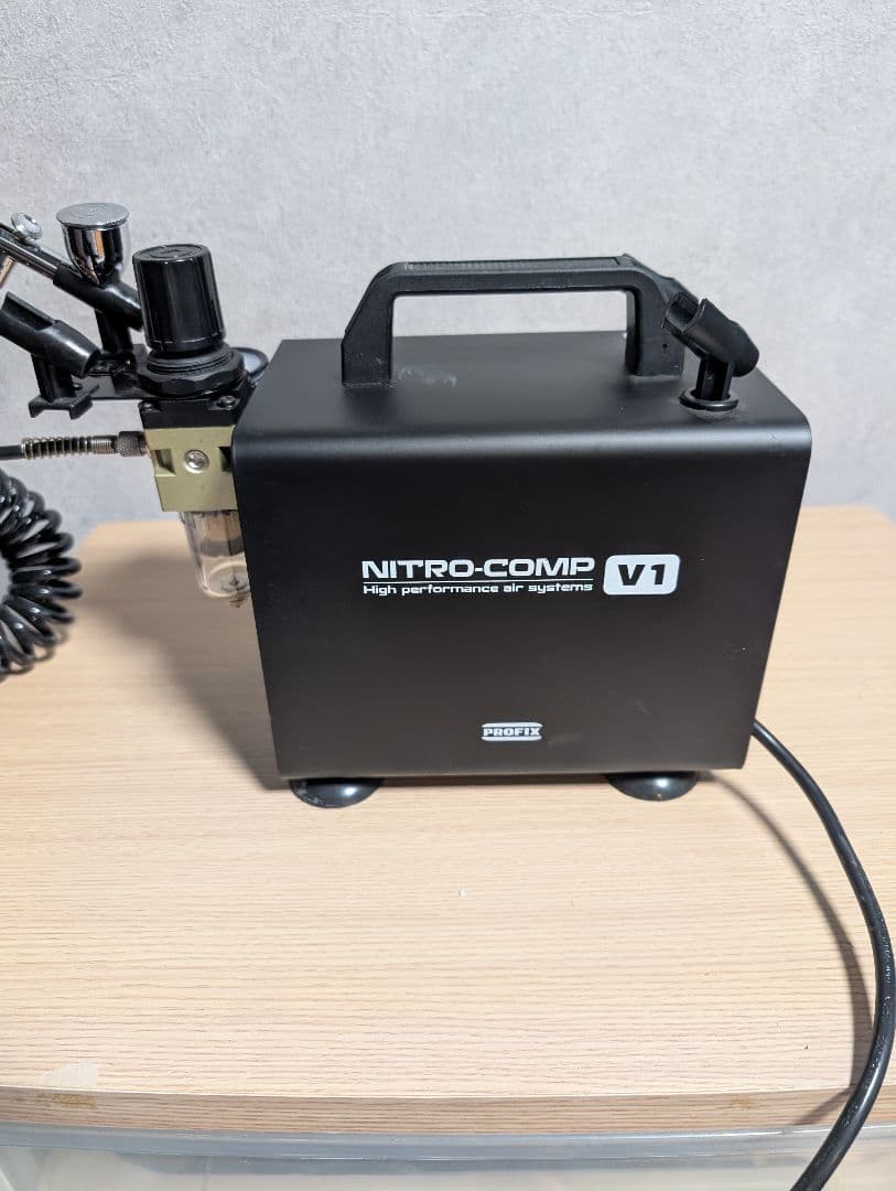 NITRO-COMP V1 高性能エアシステム　エアブラシ付き