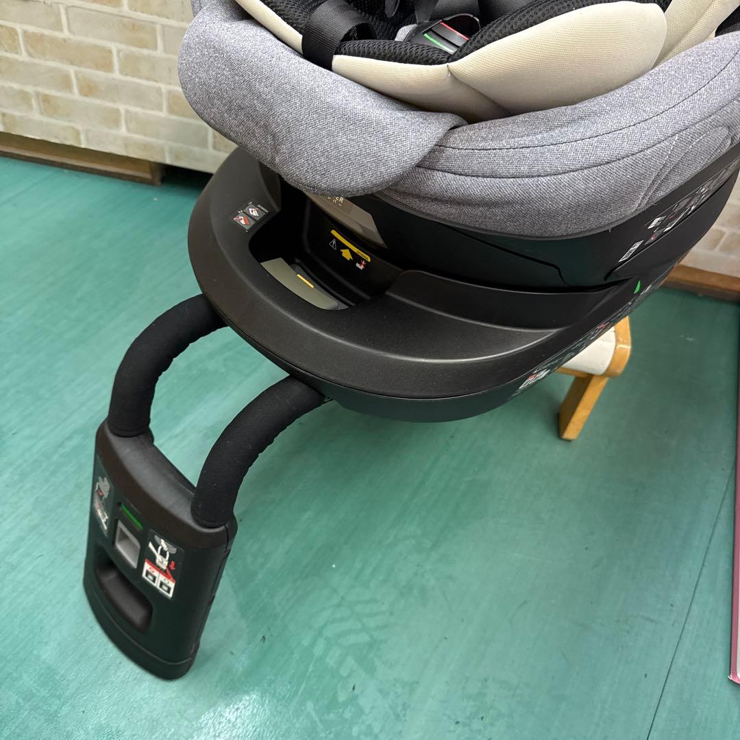 エールべべisofix チャイルドシート クルット4i 回転式　新生児から