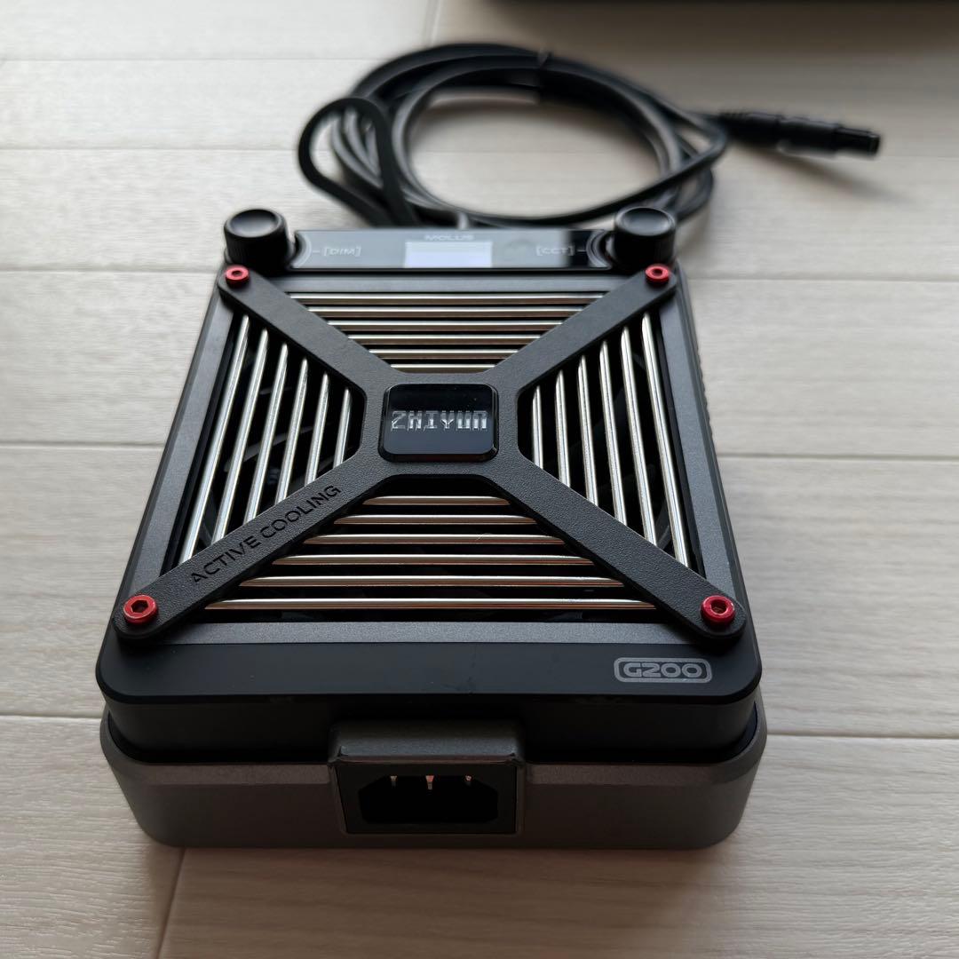 ビデオカメラ ZHIYUN MOLUS G200