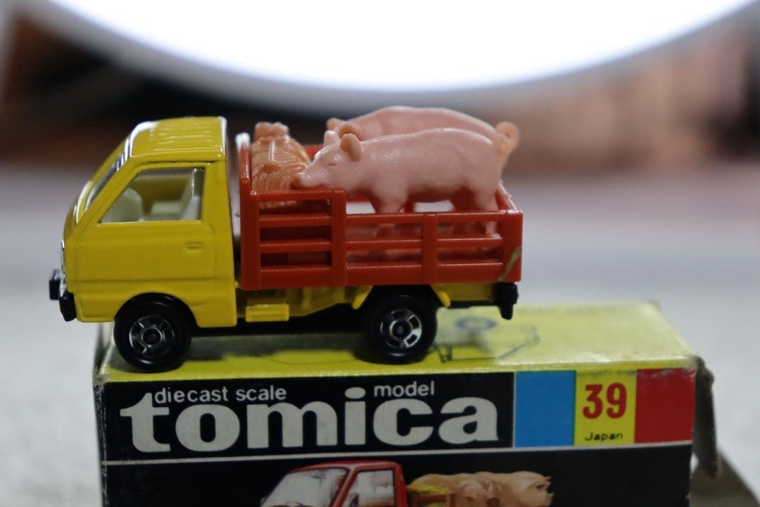 スズキ　キャリイ　家畜運搬車　トミカ　日本製　NO.31 黒箱