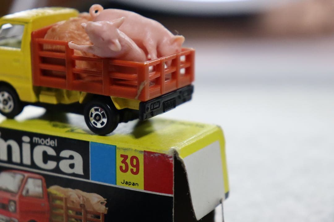 スズキ　キャリイ　家畜運搬車　トミカ　日本製　NO.31 黒箱