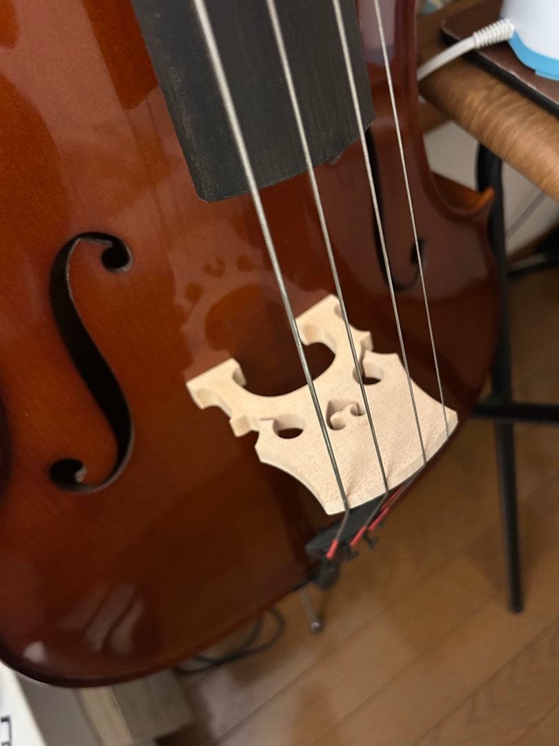木製チェロと弓のセット