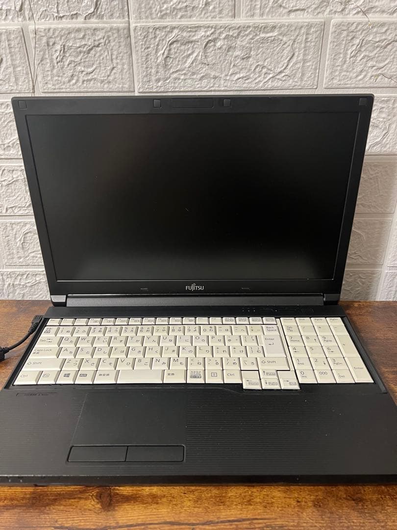 Fujitsu 15.6インチノートPC Intel Core i3