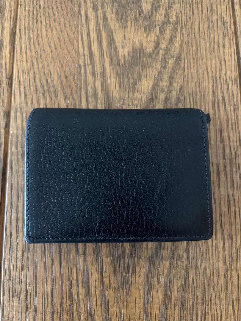 GUCCI ブラック 二つ折り財布 GGロゴ