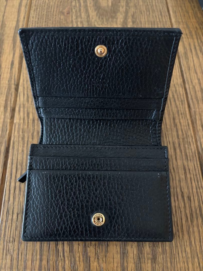GUCCI ブラック 二つ折り財布 GGロゴ