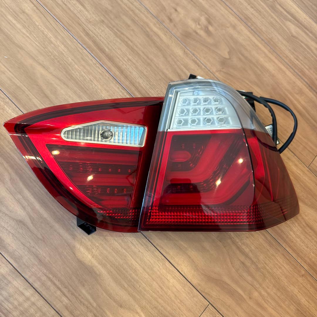 BMW E91 3シリーズツーリングLEDテール 紅白