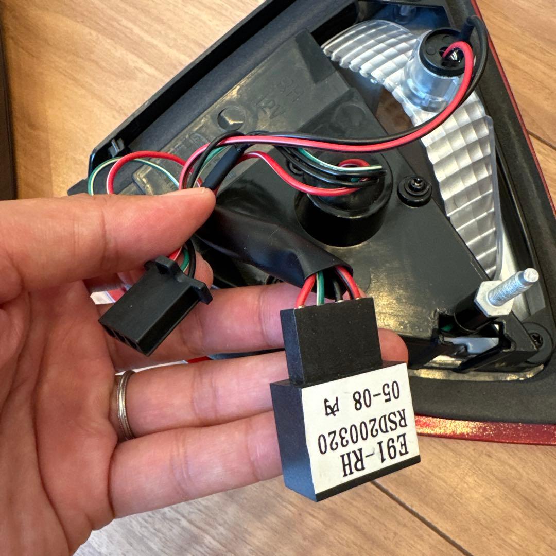 BMW E91 3シリーズツーリングLEDテール 紅白