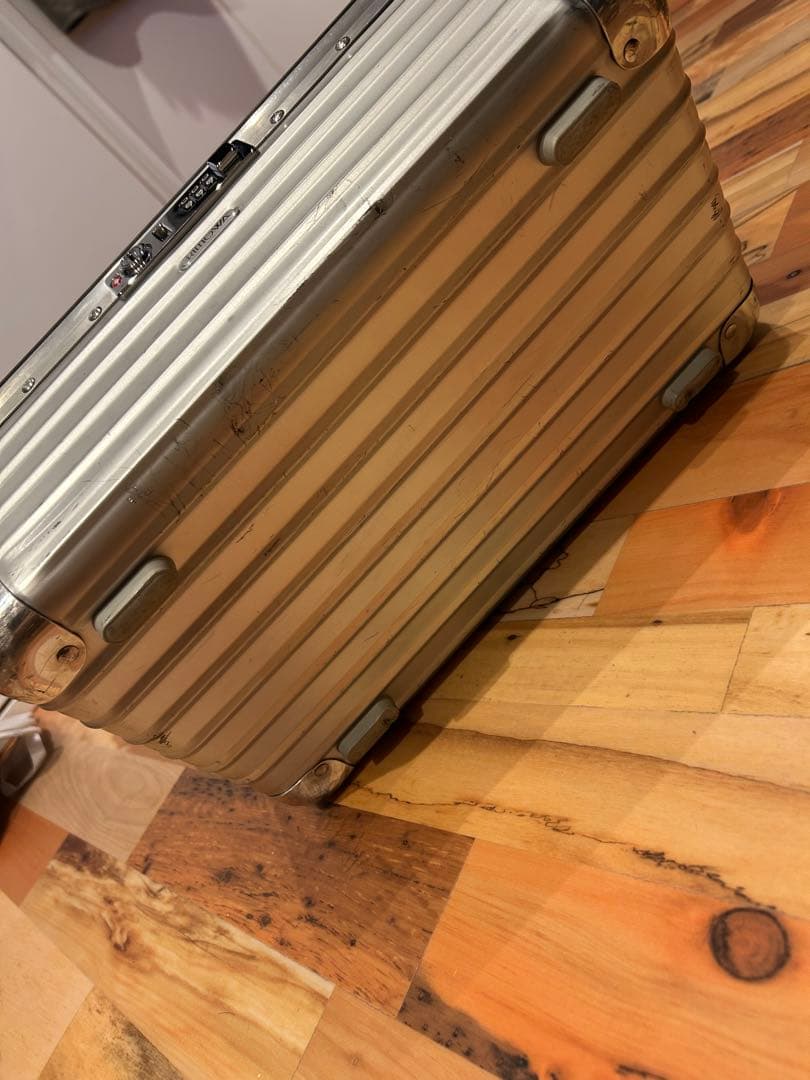 リモワ　シルバー アルミニウム キャリーケース　付属品付き