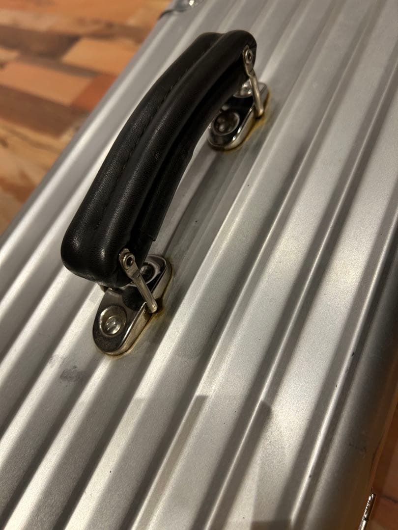 リモワ　シルバー アルミニウム キャリーケース　付属品付き