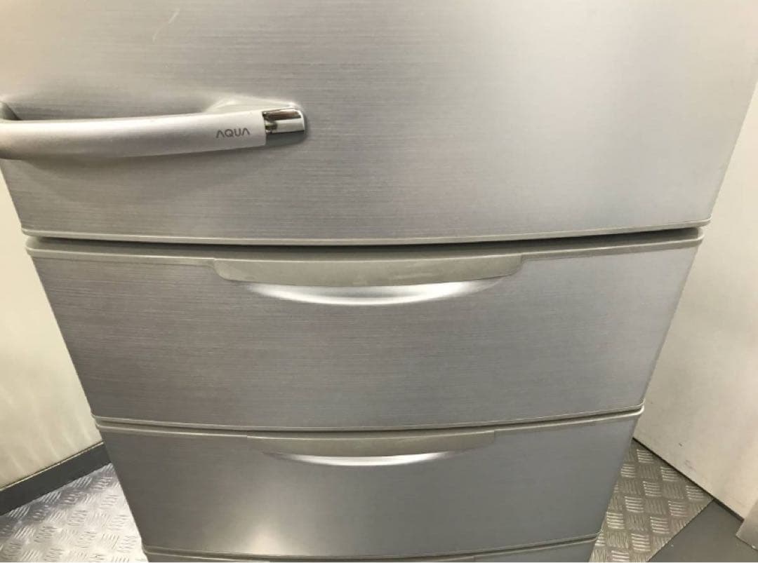 引取歓迎AQUA★4ドア 冷凍 冷蔵庫　AQR-361B 355L★右開き