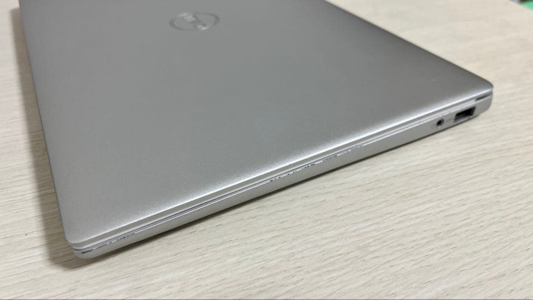 DELL ノートPC Intel Core i7 10th Gen 1TB