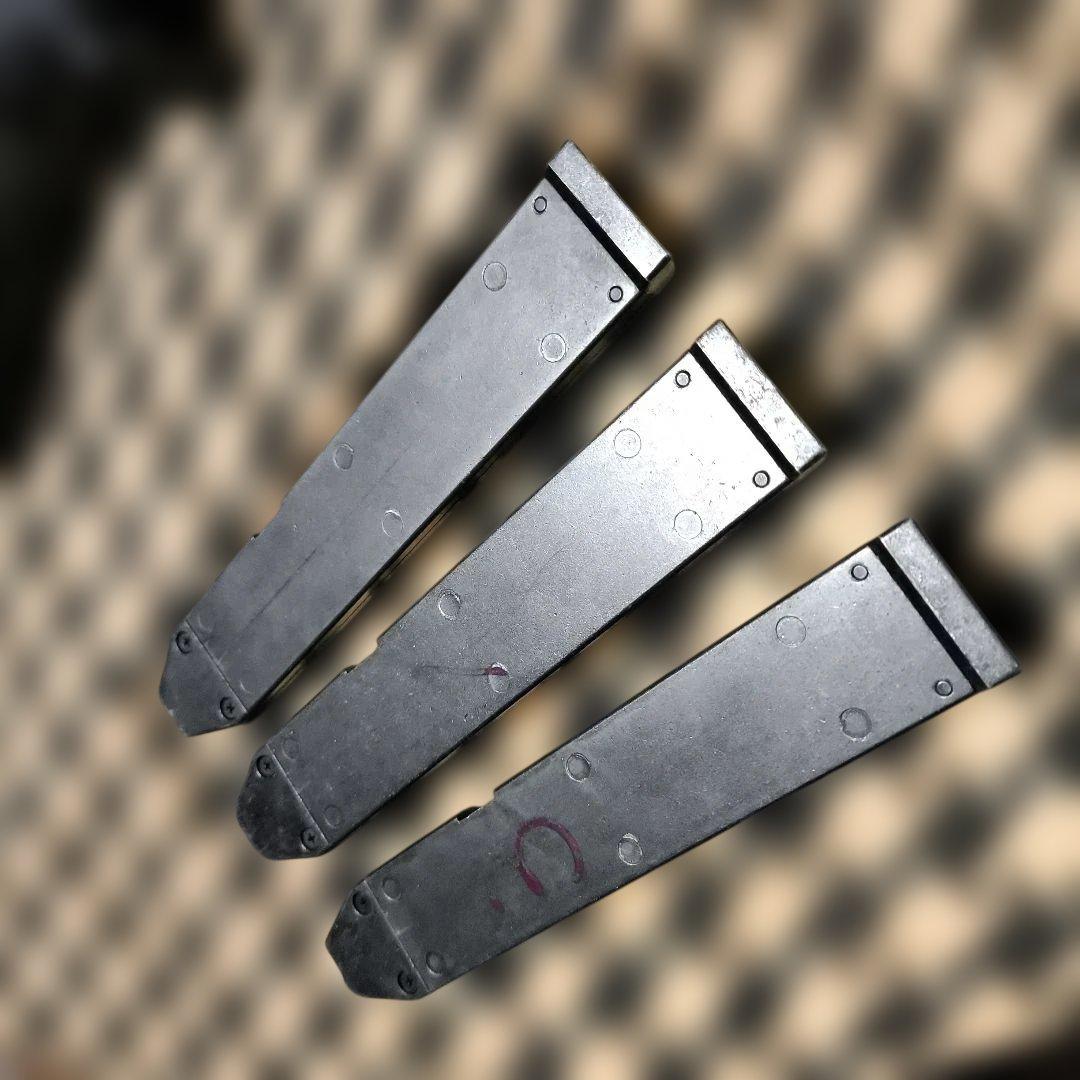 東京マルイ製　電動ハンドガン　グロック18C　予備マガジンセット