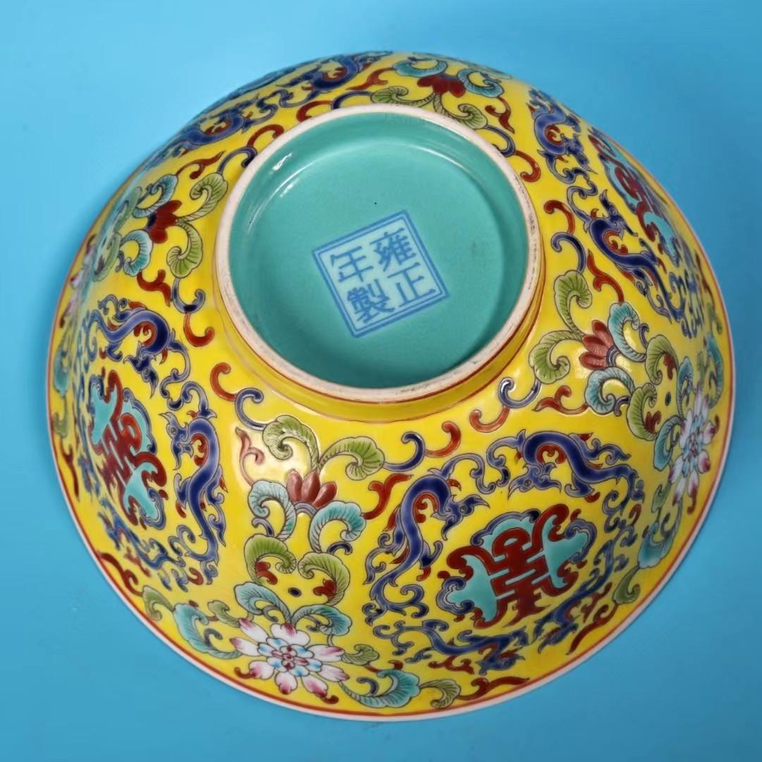 中国古美術・珍品旧蔵・七宝彩と粉彩磁器の碗・純手描き・箱付・置物・文房具・観賞皿