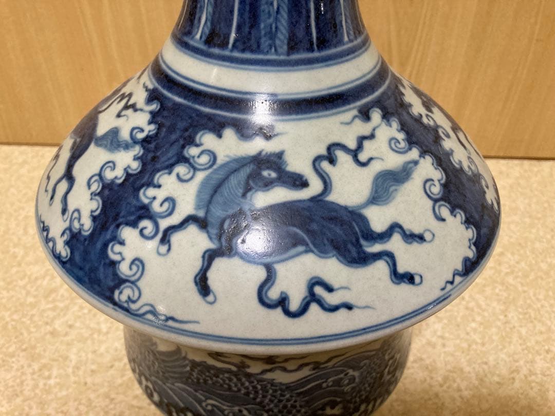 中国骨董／青白磁の馬と龍の花瓶／大明永樂年製／高さ約37 cm