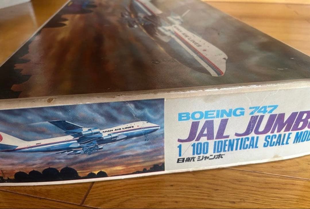 JAL Boeing 747 1/100 スケールモデル