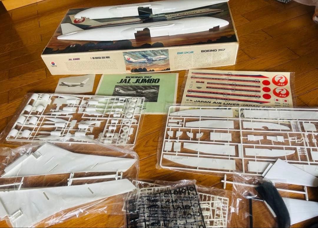 JAL Boeing 747 1/100 スケールモデル