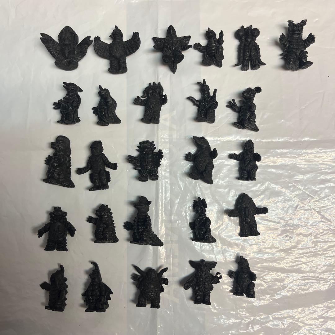 ウルトラマン怪獣消しゴム黒バラ売りOK‼️