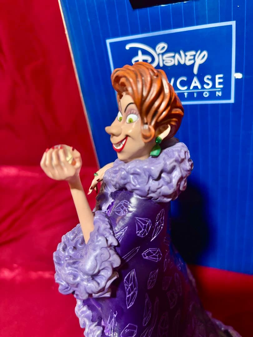 ショーケース　ビアンカの大冒険　ディズニー　ヴィランズ　マダムメデューサ　置物