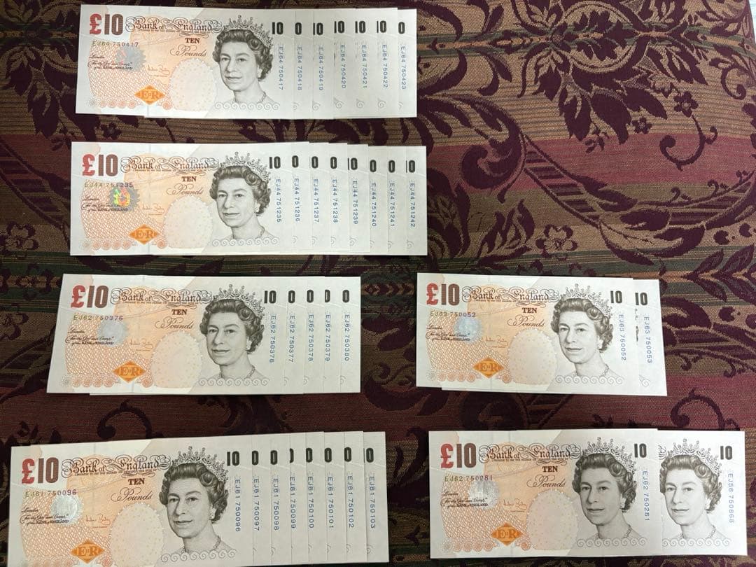 芙*子様 イギリス　旧紙幣　10ポンド　32枚　5ポンド　16枚　合計400ポン