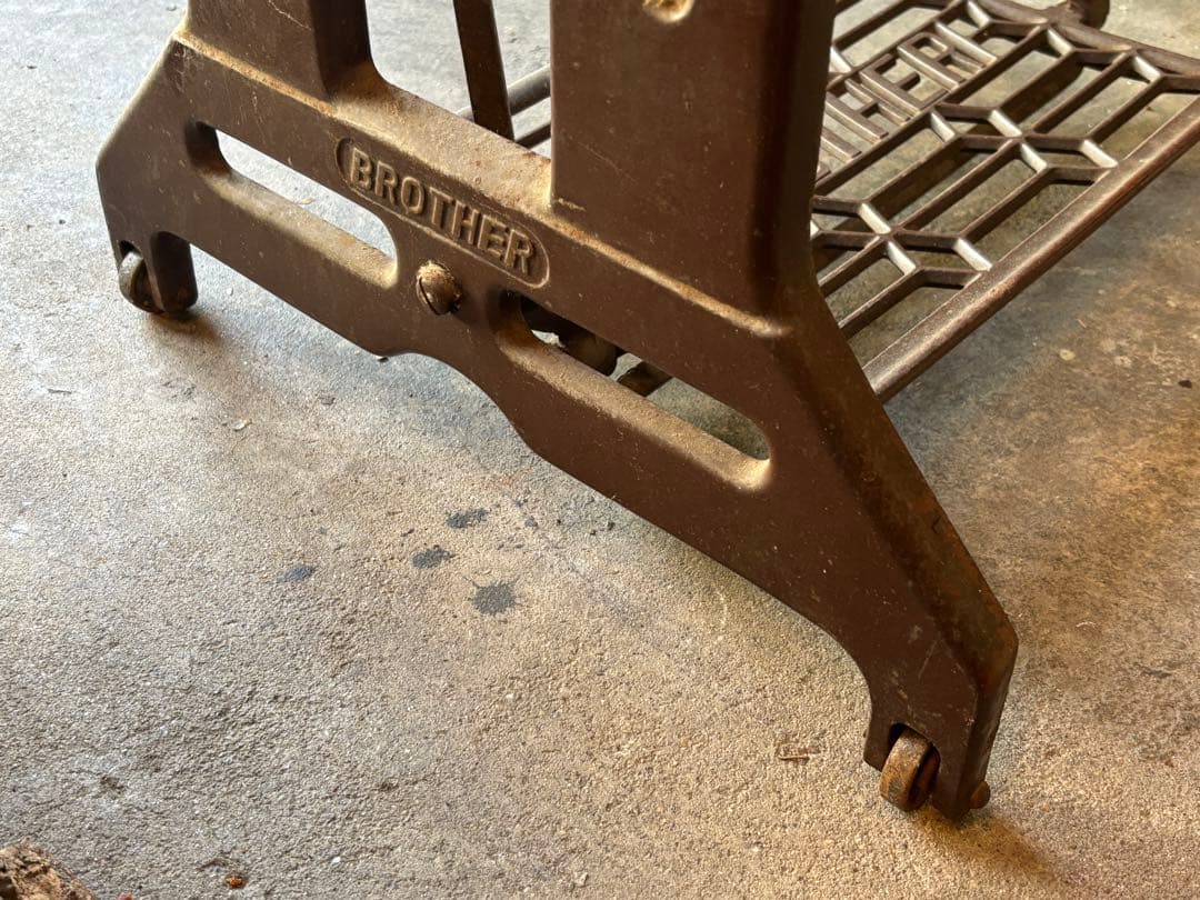 ブラザー brother ミシン脚 作業台やテーブルの脚に